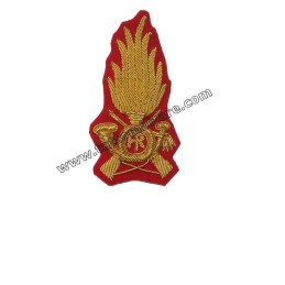 Fregio Ricamato Comandante Guardia di Finanza per Berretto Rigido su Panno Rosso