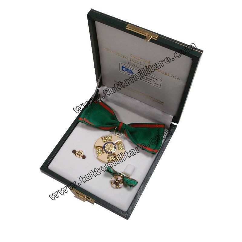 Parure Commendatore Dama OMRI Modello di Conformità