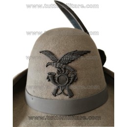 Cappello Alpino Truppa Fanteria Alpina Fregio Plastica Nera