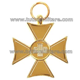 Fronte della Croce di Anzianità ed Eccellenza 1^ Classe 50 Anni Croce Rossa