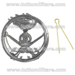 Retro del Fregio in Metallo da Basco Genio Pontieri con piccaglia